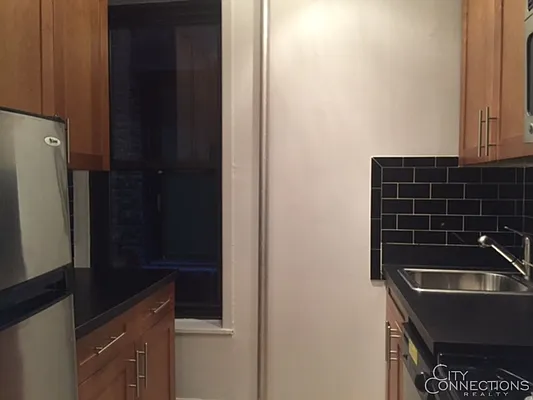 Rented by City Connections Realty | media 8