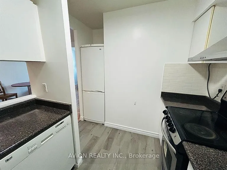 1055 Bay St #1214 — Photo 4