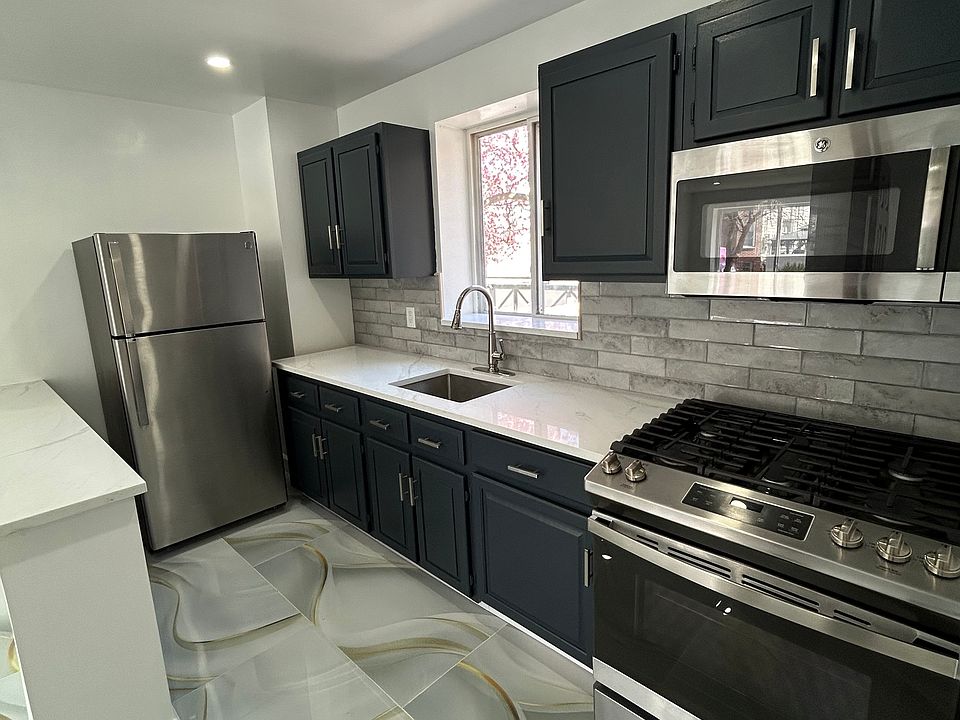 1st image of 1704 Wallace Ave APT 1