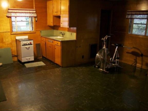 Studio/Mother-In-Law