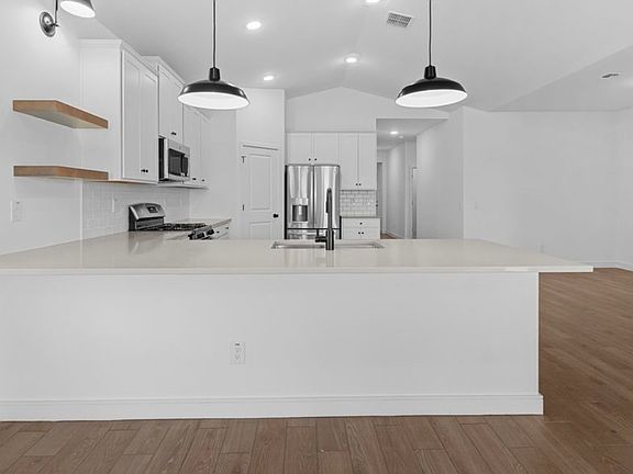 5th image of 7659 W Park
