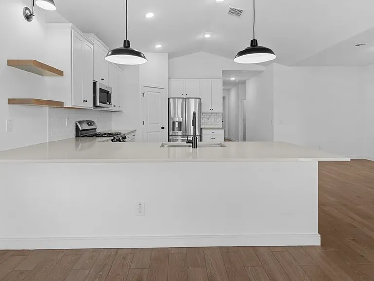 7659 W Park — Photo 5