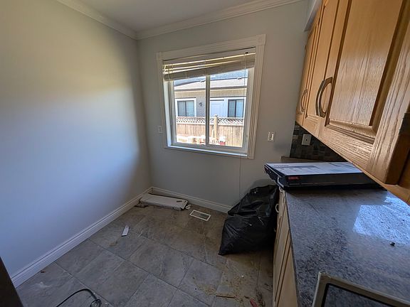 5th image of 10 Southport Rd