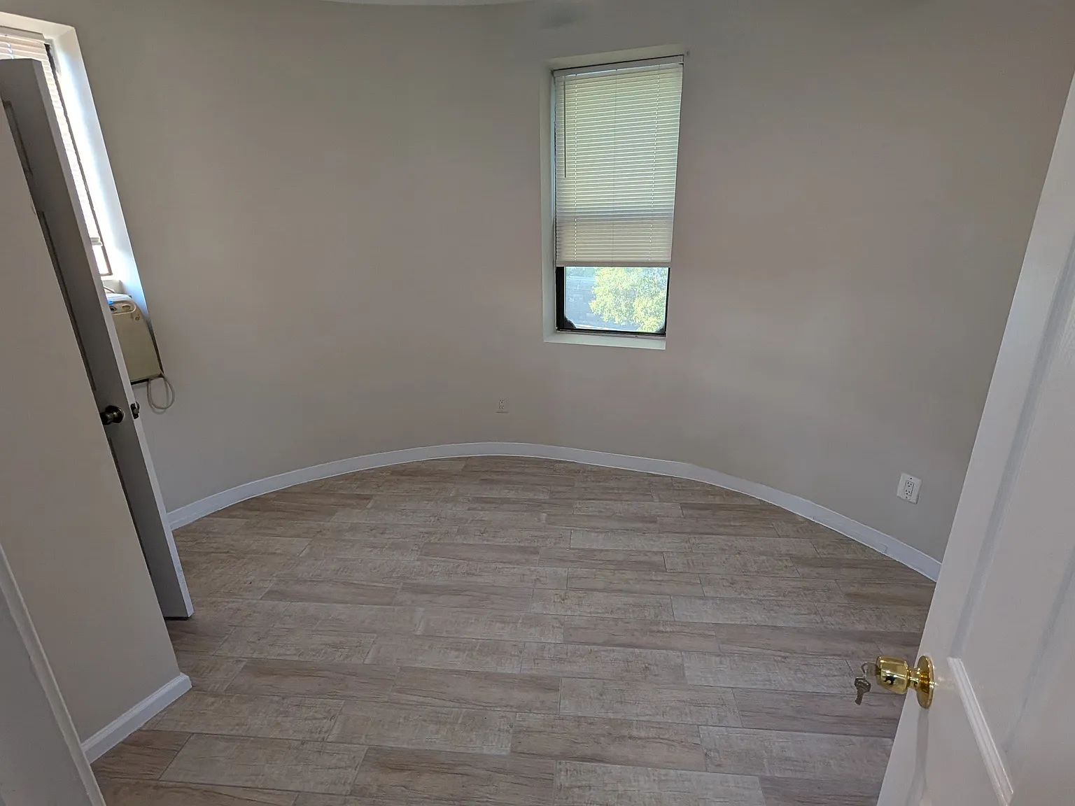 3 bed, 1050 sqft, $3,450 — Photo 4