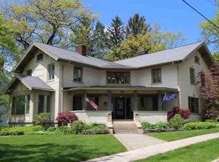 195 E Bluff Dr, Harbor Springs, MI 49740