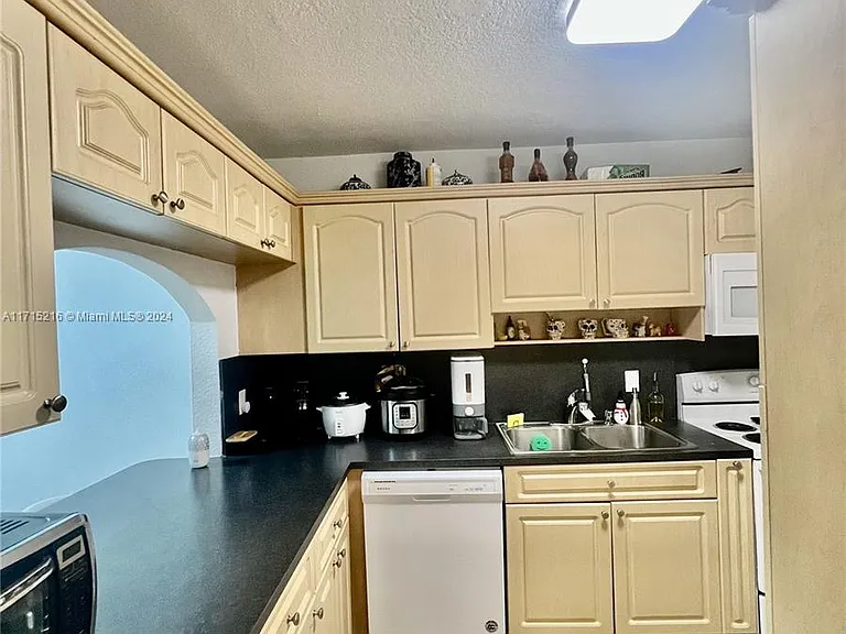 9970 SW 88th St #1118 — Photo 7