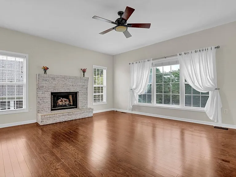 1010 Meridian Dr — Photo 10