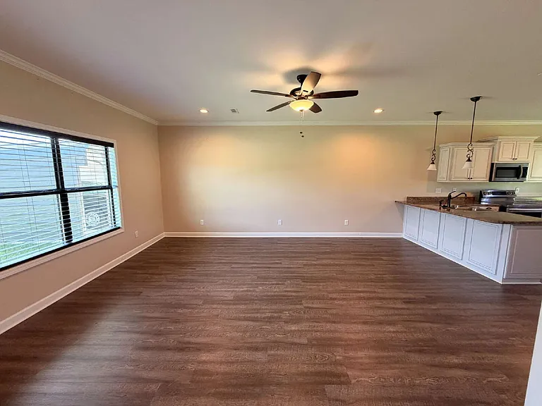 49 Gardenia St — Photo 3