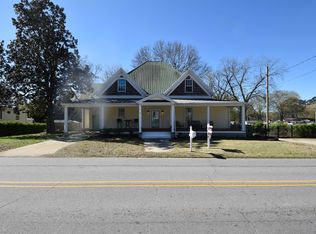 2435 N Broad St, Commerce, GA 30529