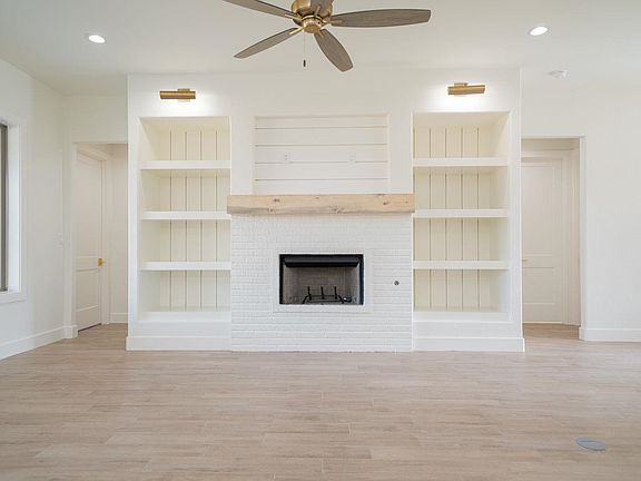 3rd image of 320 Saddle Brook Dr