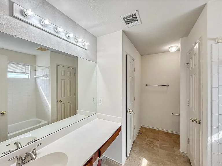 1503 Catalina Dr — Photo 10
