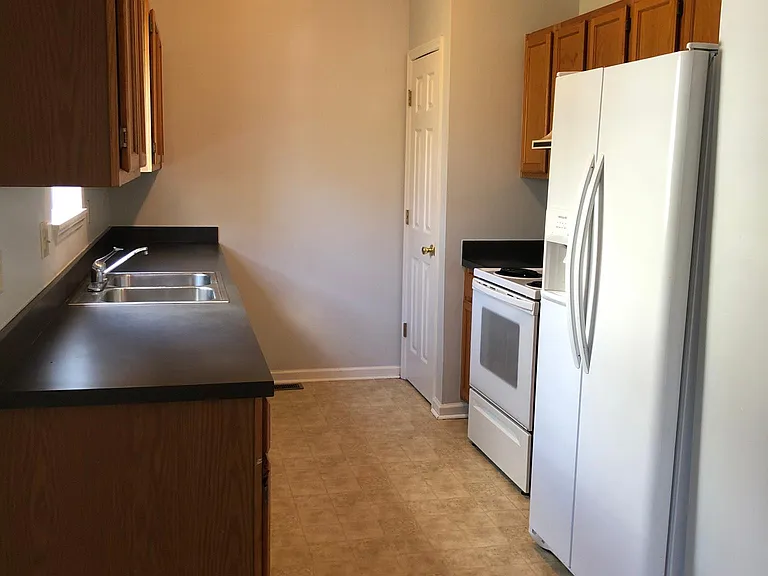 337 Chase Pl — Photo 8
