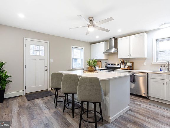 5th image of 1102 Clayton Rd