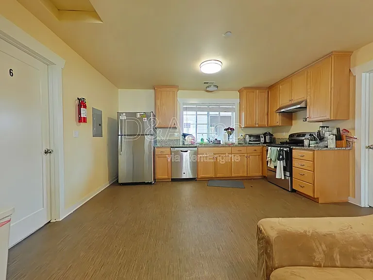 620 NW Kings Blvd #200-6 — Photo 7