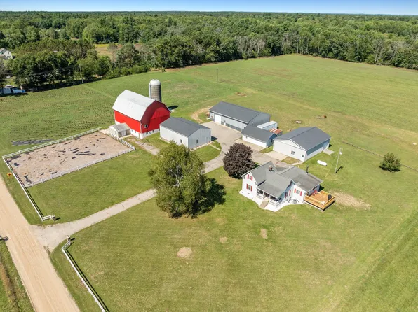 21310 Cutler Rd, Howard City, MI 49329