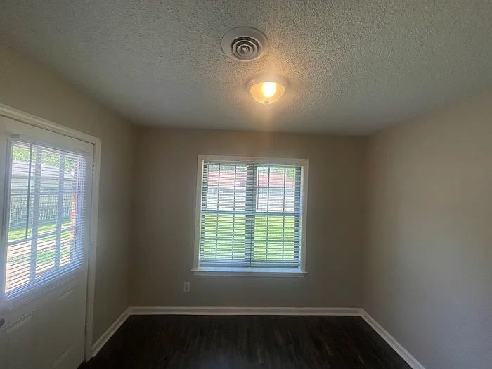 7028 Rose Trail Dr — Photo 7