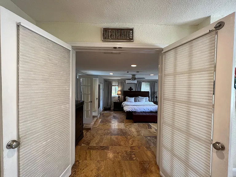 1008 NE 16th Pl — Photo 9