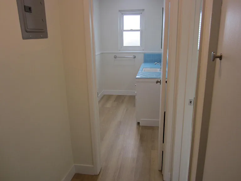11816 Goshen Ave #2 — Photo 10