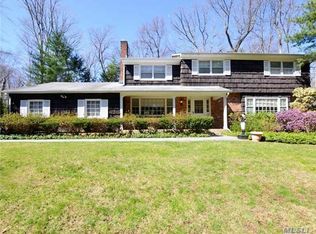 31 Cherry Ln, Syosset, NY 11791