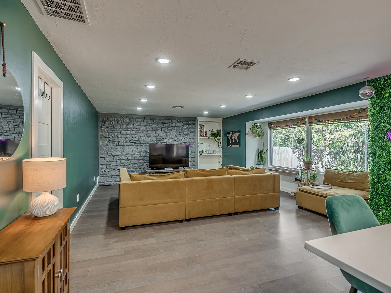 3 bed, 1478 sqft, $2,200 — Photo 4