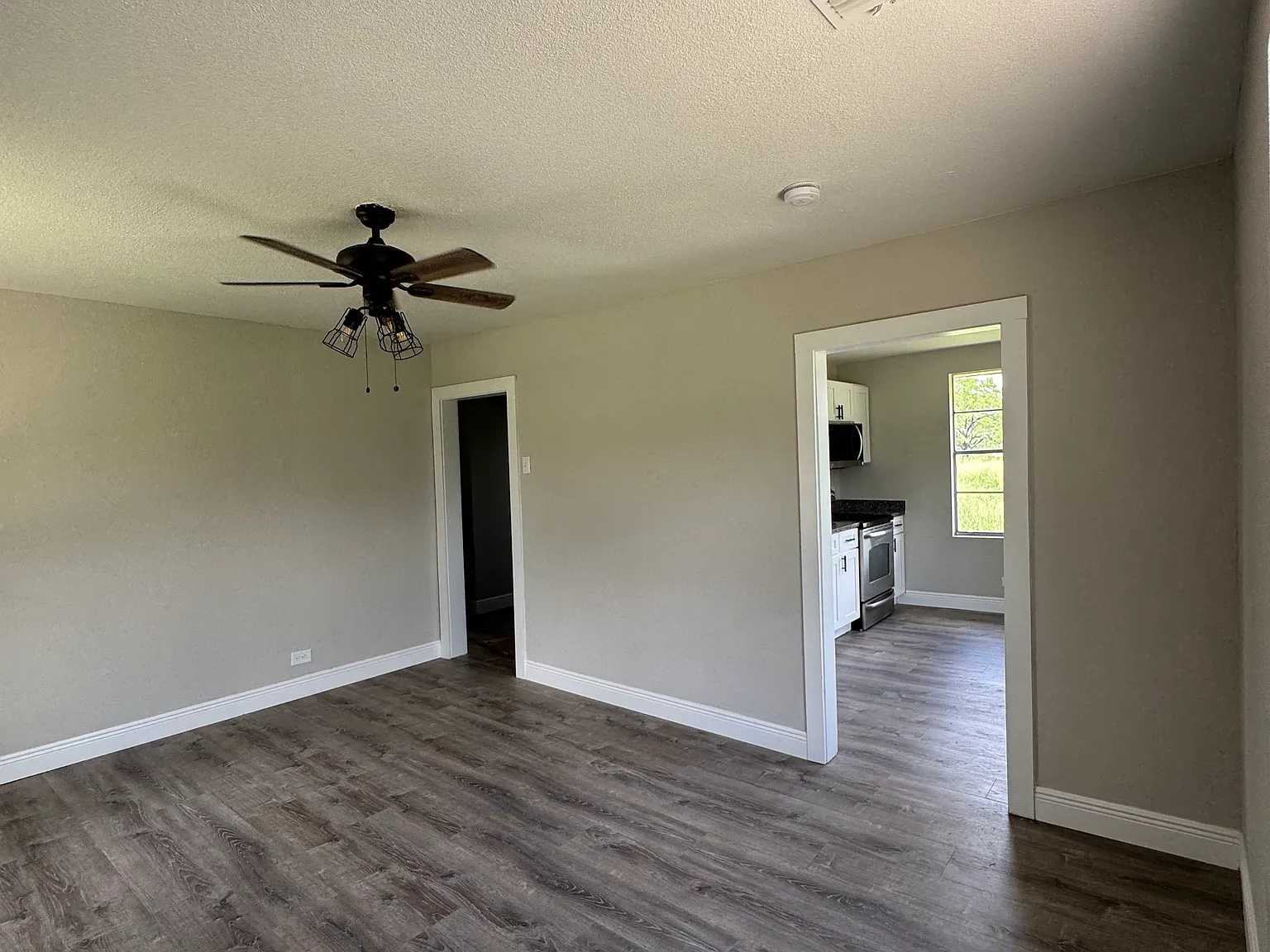 1512 & 1510 Sandy Ln — Photo 3