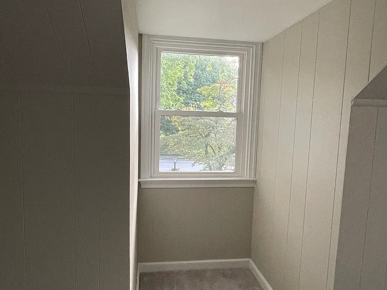 241 S Lynwood Ave #D — Photo 8