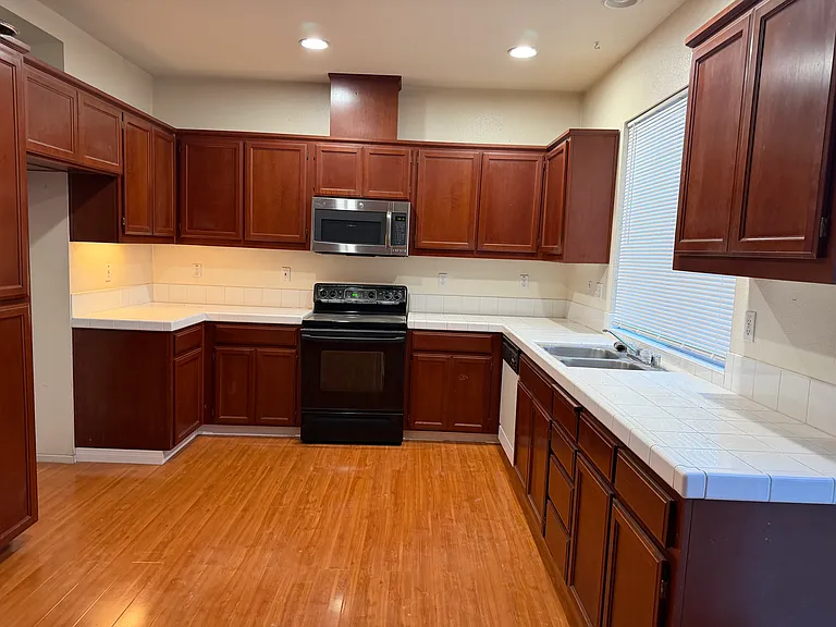 1220 King Loop — Photo 8