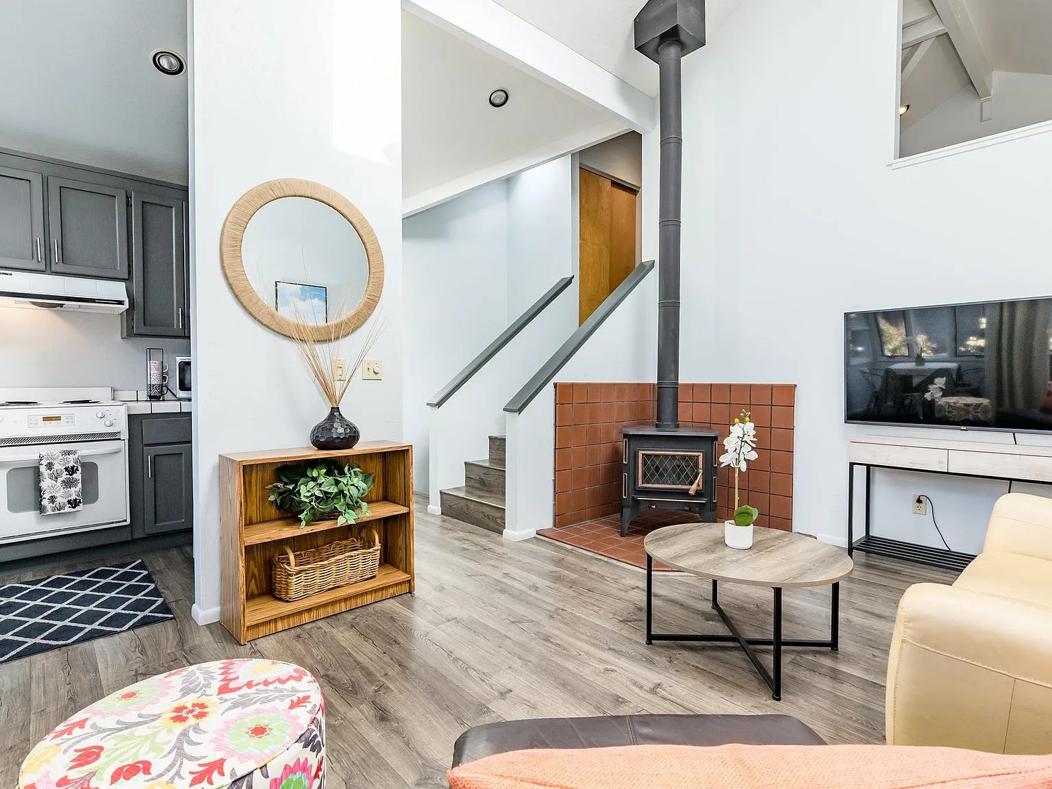 2 bed, 860 sqft, $4,200 — Photo 4