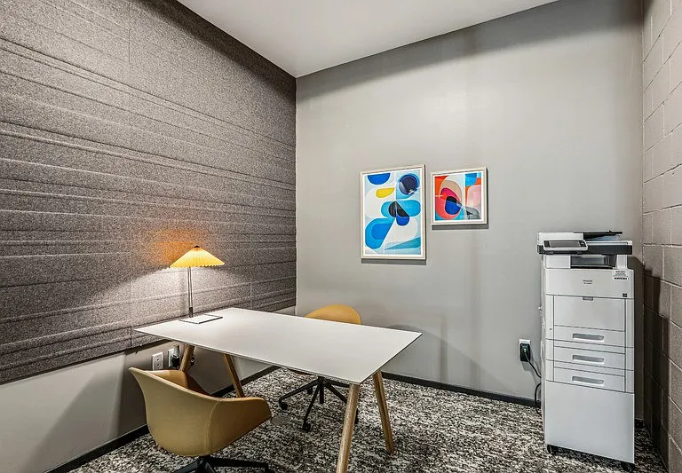 Link Apartments Four12 — Photo 19