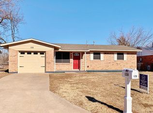 128 NE Babbit St, Lawton, OK 73507
