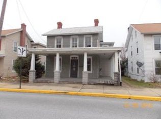 713 Main St, Akron, PA 17501