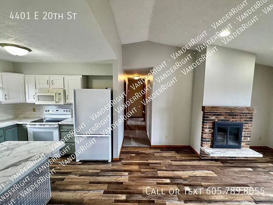 Building Photo - 4401 E 20th St