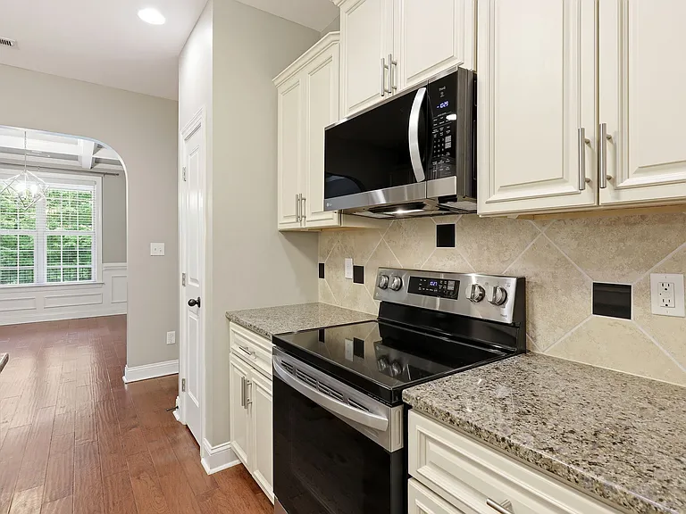 265 Heather Brook Cir — Photo 18