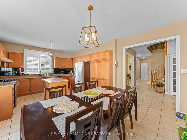 2 Kistler St — Photo 7