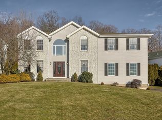 1 Dudley Ct, Wayne, NJ 07470