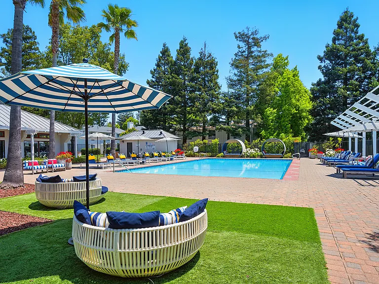 The Grove Luxury Apartments — Photo 20