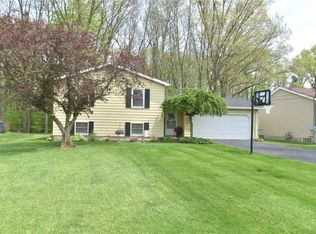 155 Hillview Dr, Hubbard, OH