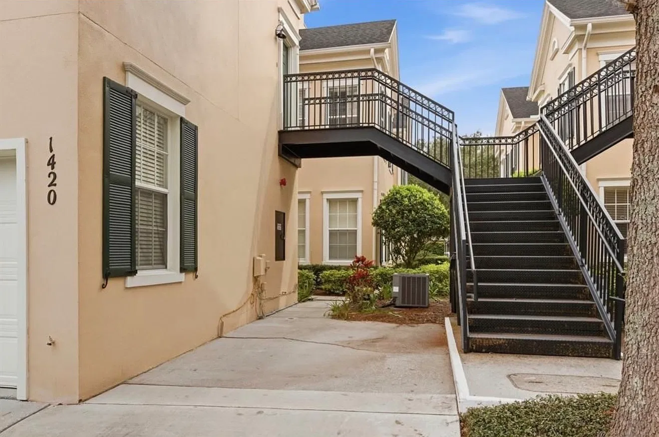 Studio, 650 sqft, $1,600 — Photo 2