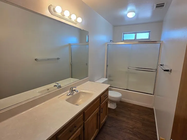 1846 N Selina Ct — Photo 16