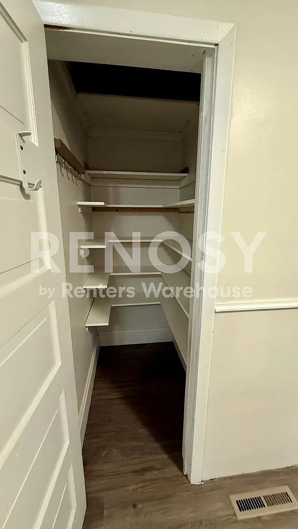 Available Now 2 Bedroom 2 Bath Condo in St. Paul — Photo 3