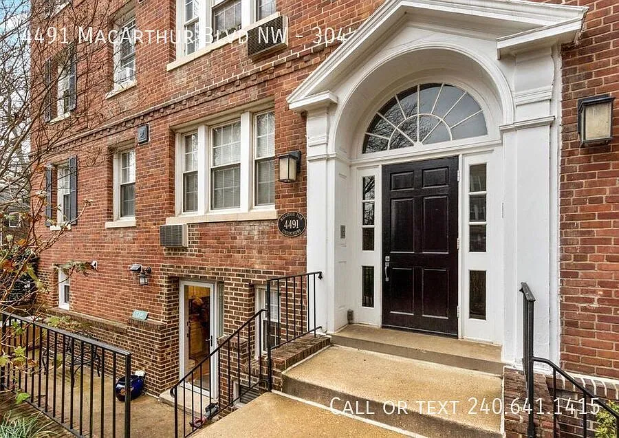 Building Photo - 4491 Macarthur Blvd NW #304
