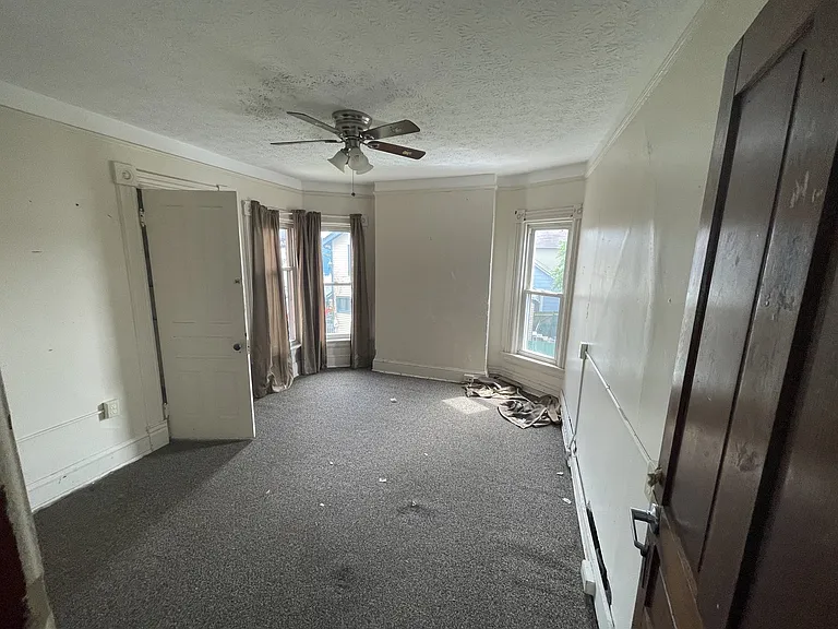 449 N 3rd St — Photo 24