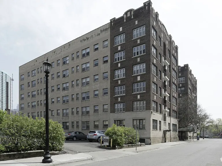 Oak Grove Apartment Hotel — Photo 13
