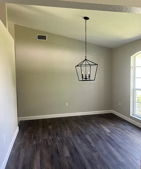 1650 Meadows Pond Dr — Photo 5