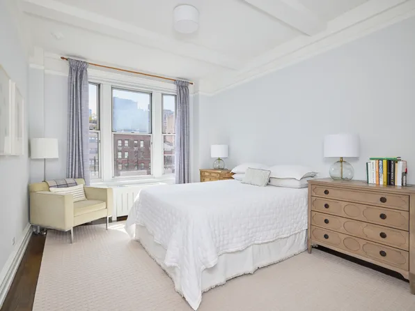 122 East 82nd Street image 3 of 6