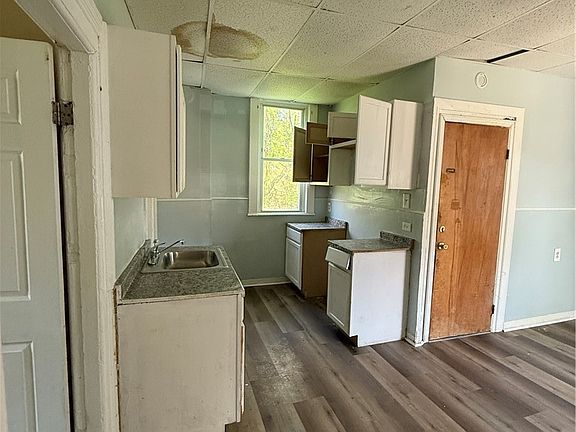 3rd image of 26 Galusha St