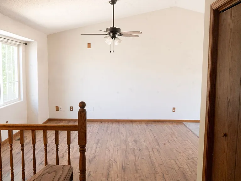 549 Hanover Dr — Photo 7