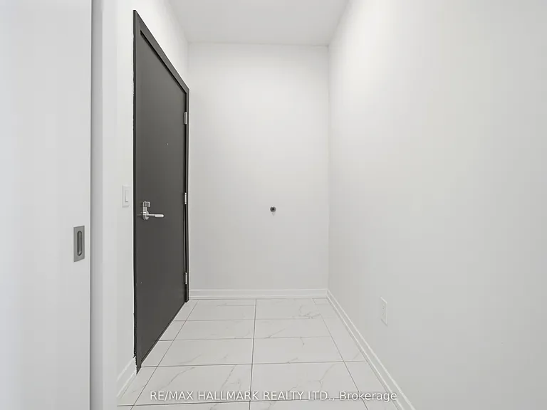 5 Wellington St S #1406 — Photo 2