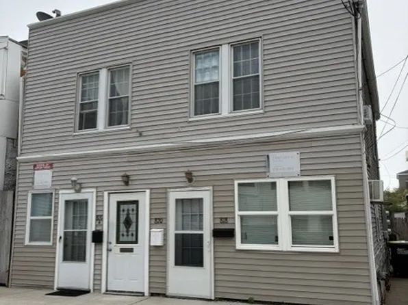 818 Nantasket Ave, Hull, MA 02045