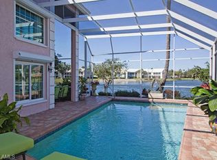 2113 Paget Cir, Naples, FL 34112